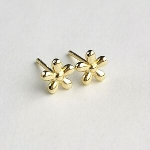 14k gold Forget me Not Flower stud earrings
